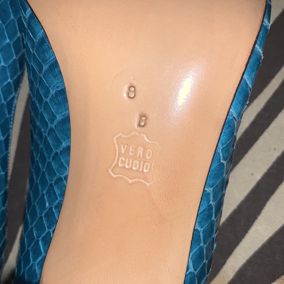 Designer BRUNO MAGLI Beautiful Snake Print peep toe heels, Size 8 - Picture 10 of 16